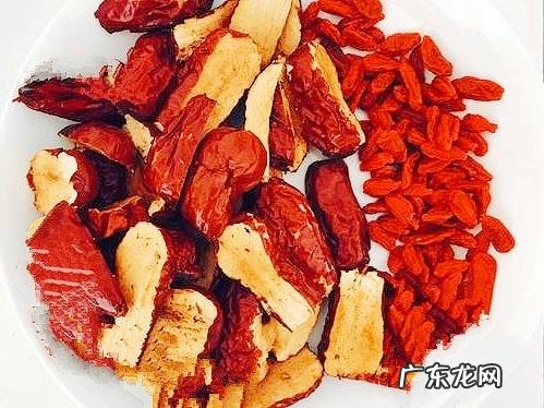 怎样清炖鸡肉有味道?需要什么食材搭配?