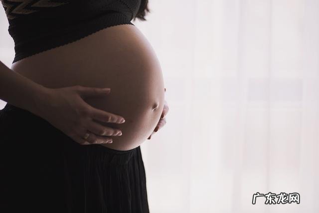 怀孕快22周了，一个月体重才重三四斤，正常吗