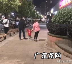 为什么许敏还保存2019年和姚策的微信截图没删掉?这正常吗?