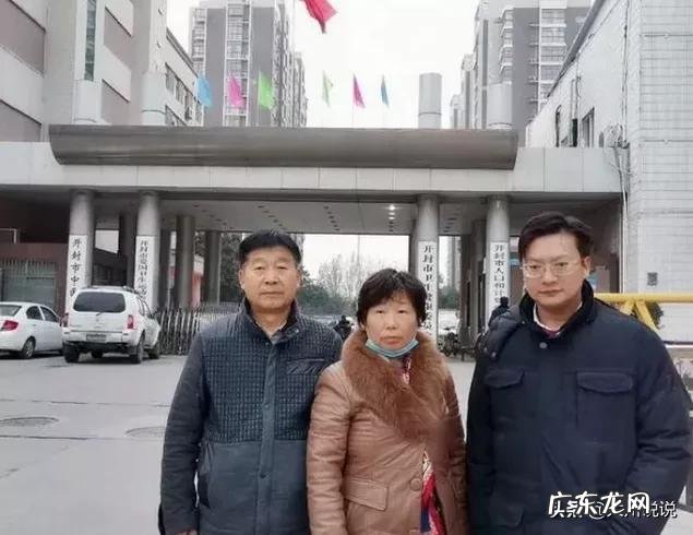 为什么许敏还保存2019年和姚策的微信截图没删掉?这正常吗?