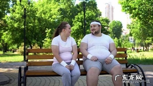 乳房丰满全身胖是怎么回事？