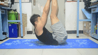 懒人宅在家里能练出腹肌吗?该怎么练? 怎样在家里练出腹肌