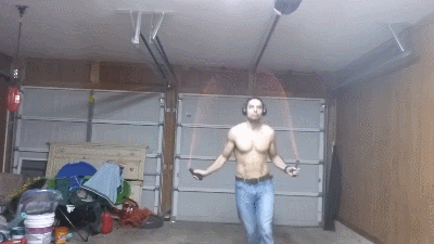 肌肉大叔每天跳绳30分钟,坚持90天后,体脂率能下降多少?