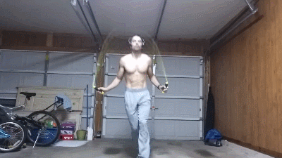 肌肉大叔每天跳绳30分钟,坚持90天后,体脂率能下降多少?