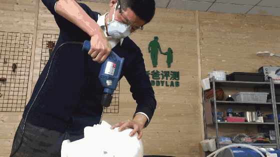 小孩可以用大人的牙膏吗?儿童牙膏有什么不同?