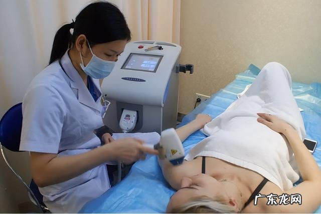 女儿十六岁发现她有腋臭该咋办 少女体毛重怎么治疗