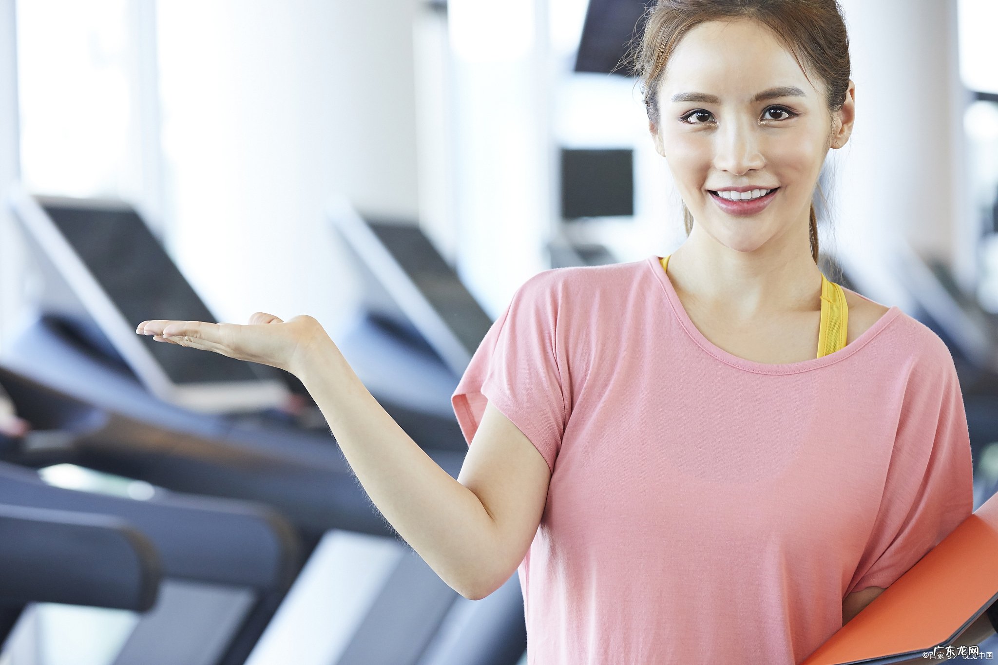 请问每天跳45分钟的健身操可以消耗多少热量?