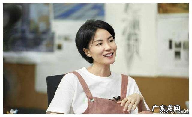 为什么王菲都五十岁了,看起来还跟二三十的年龄差不多?