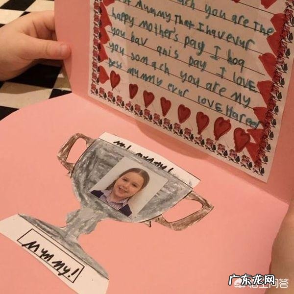 维多利亚·贝克汉姆为什么不爱笑?