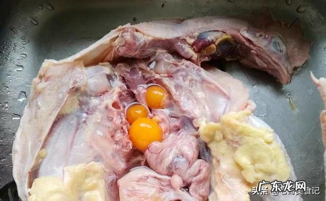 三黄鸡到底是土鸡还是肉鸡?为什么市场上卖的肉鸡也叫三黄鸡?