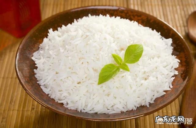 在学校食堂 想要减肥的男生一般中午和晚上吃什么比较好?