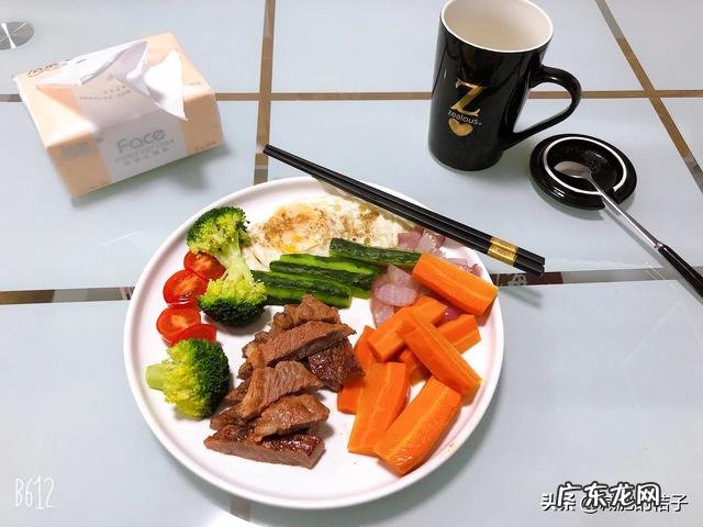 在学校食堂 想要减肥的男生一般中午和晚上吃什么比较好?