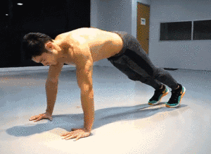 在健身房里怎样练,才能练出八块腹肌?