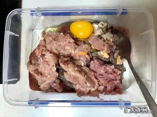 怎么挑选适合猫咪的猫粮?