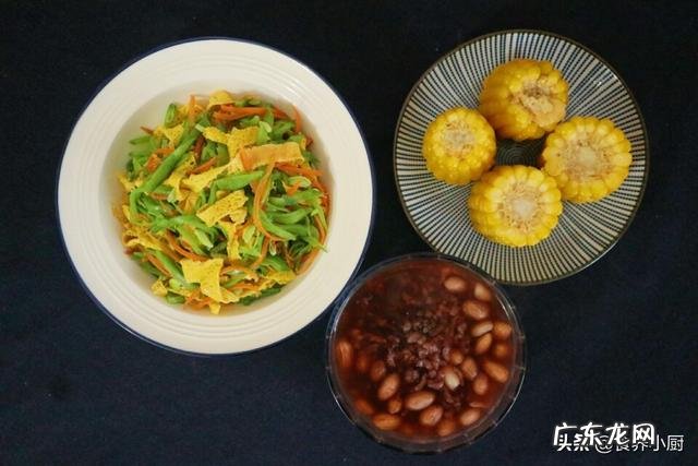 早餐随便,中餐管饱,晚餐讲究。是不是很多人都这样?