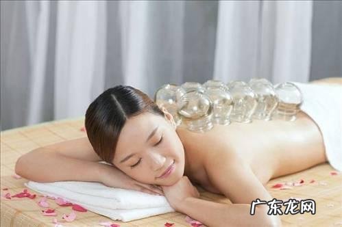 拔火罐时一定要谨慎!你曾经深信不疑的4个传言全是假的