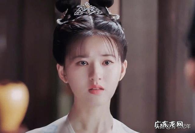 白居易晚年成了一个好色的老头，姬妾上百，是真的吗？