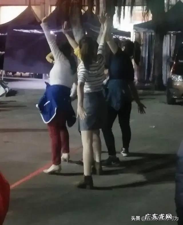 32步的健身操放什么歌曲劲爆?