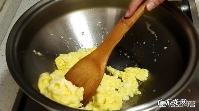 夏天多吃苦瓜有什么好处呢?苦瓜怎么做才好吃啊?