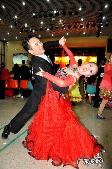 有些女人为什么喜欢唱歌跳舞?