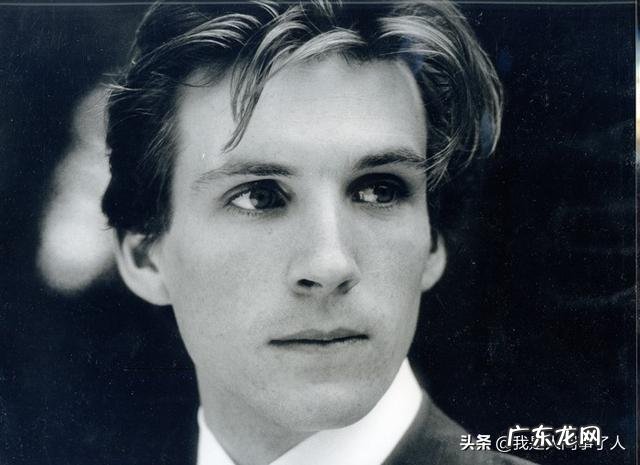 詹姆斯肌肉有多夸张,在外线球员里能排diyi吗?