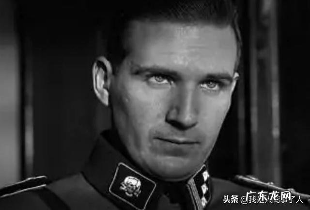 詹姆斯肌肉有多夸张,在外线球员里能排diyi吗?