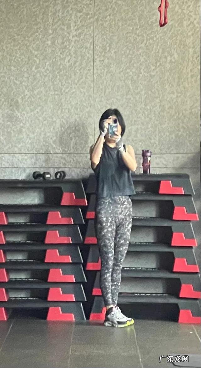 50岁女子,每天坚持锻炼,体重没降,衰老却变快,是咋回事?