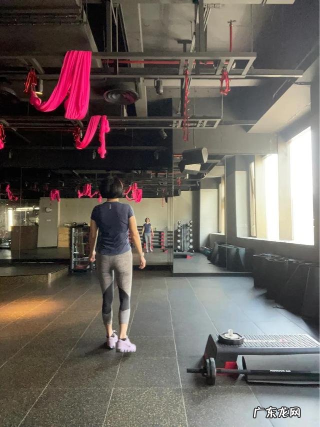 50岁女子,每天坚持锻炼,体重没降,衰老却变快,是咋回事?