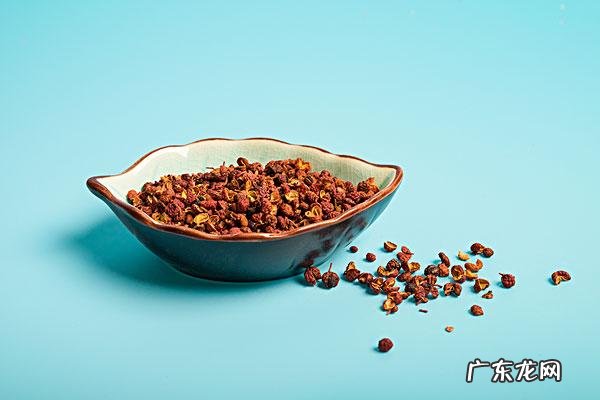 花椒和艾叶和生茳能一起泡脚吗