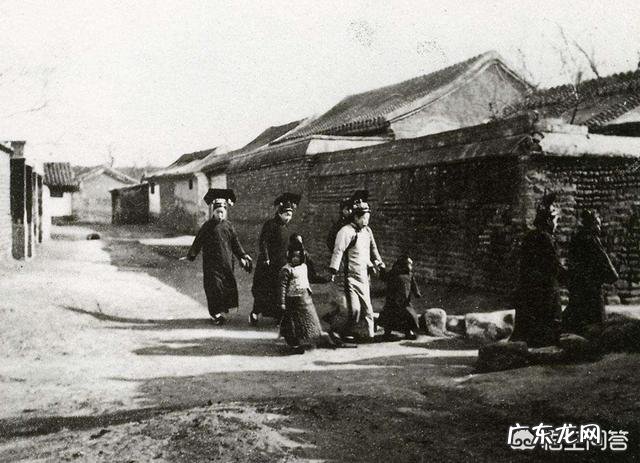 汉服应该作为汉minzu服饰被全面普及吗?