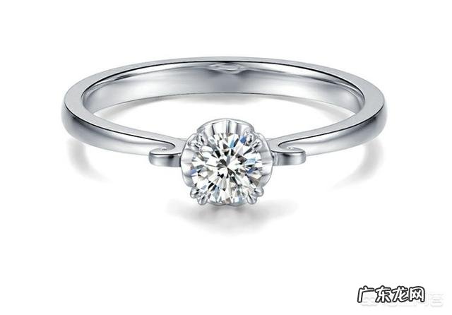 评估钻石国际标准里的4C是指什么?