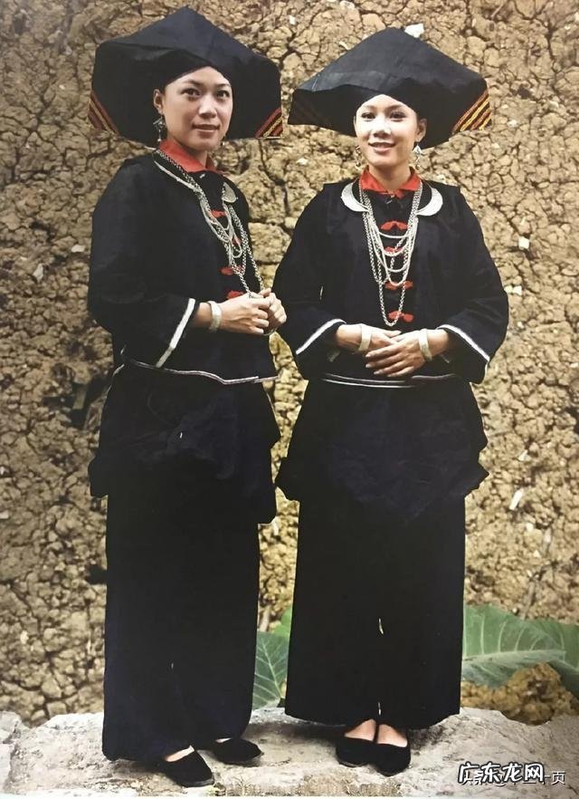 在中国为什么少数minzu有minzu服装?而汉族没有自己的minzu服装?