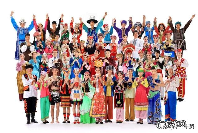 在中国为什么少数minzu有minzu服装?而汉族没有自己的minzu服装?