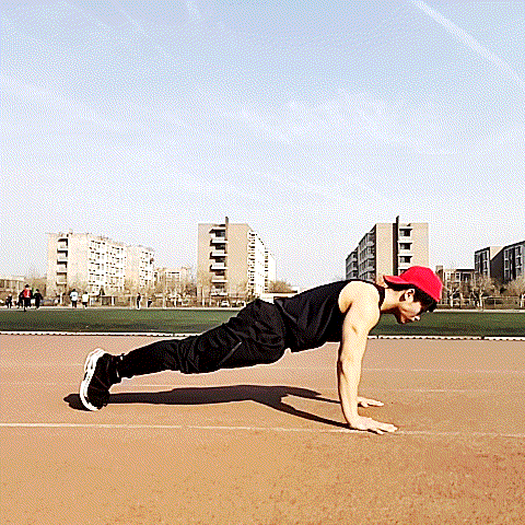 39岁身体偏胖,俯卧撑,引体,健腹轮,深蹲,怎么组合锻炼最好