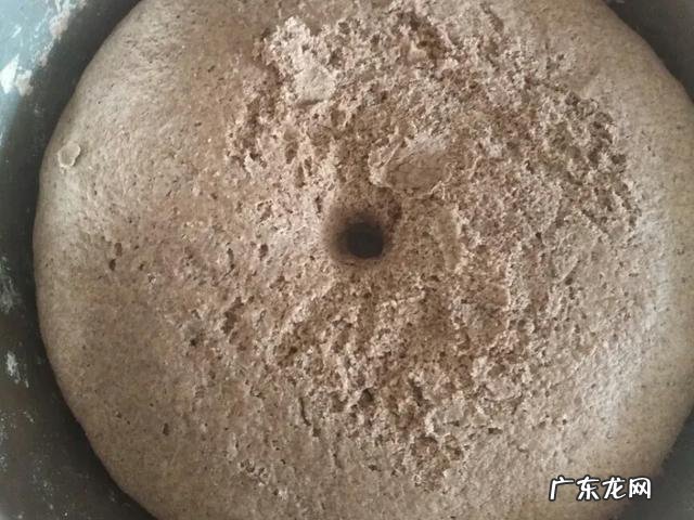 黑米饭和黑米馒头哪个含糖高? 蒸黑米馒头放多少黑米