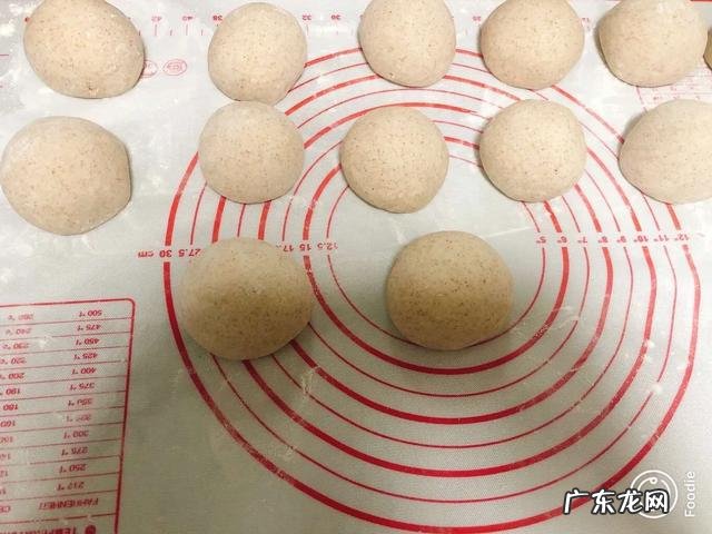 黑米饭和黑米馒头哪个含糖高? 蒸黑米馒头放多少黑米