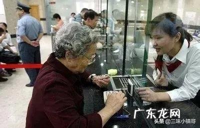 同样唱功优秀的张鹤伦，为什么没有大火？