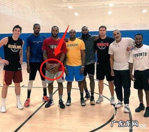 伦纳德手掌到底有多大，他的手掌大小在NBA能排diyi吗
