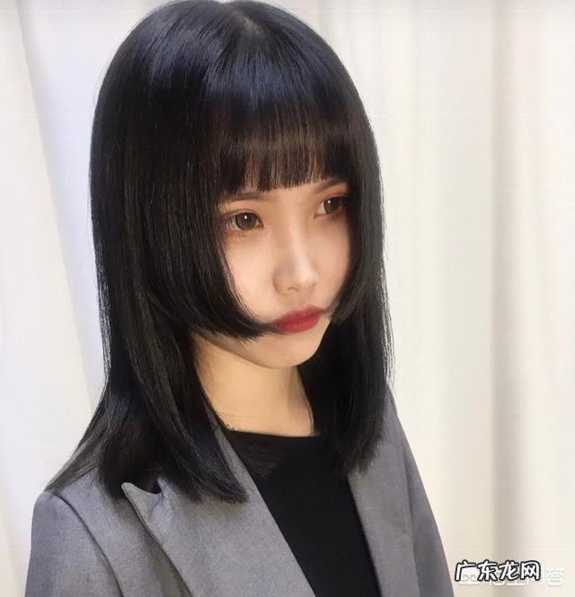 皮肤黑穿什么颜色的衣服好看？