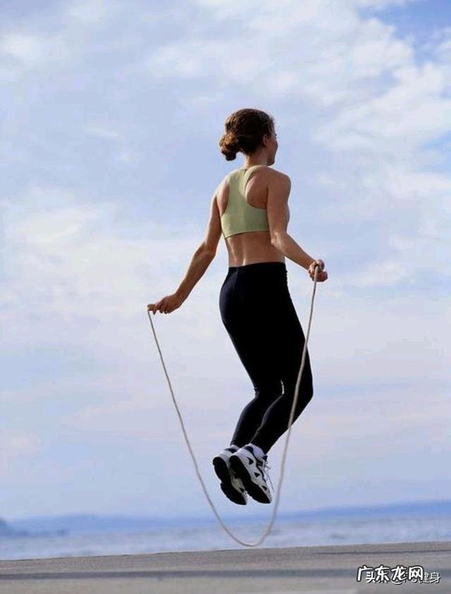 一天不连续跳五百次以上的跳绳,加节食能瘦吗你怎么看