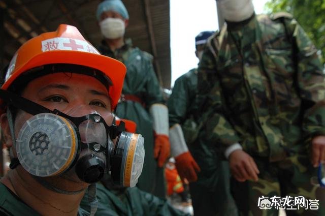 你和女朋友做过哪些疯狂的事情？