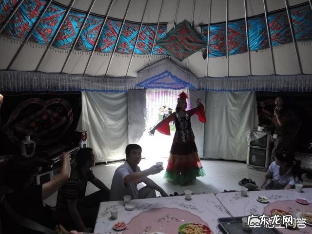 去新疆旅游怎么样，有哪些景点值得一去？