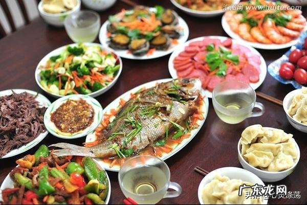 为什么有人吃饭要把菜拍照发朋友圈? 吃菜前怎么发朋友圈不拍照