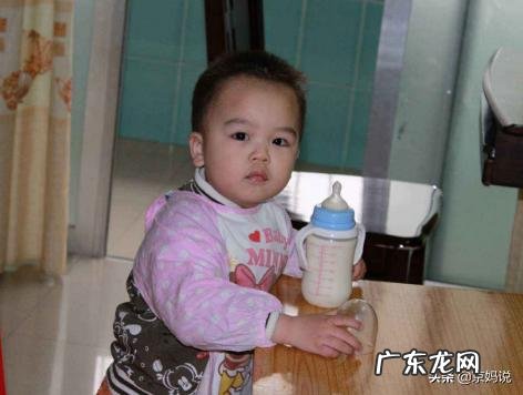 一个人带娃,怎么才能断奶呢