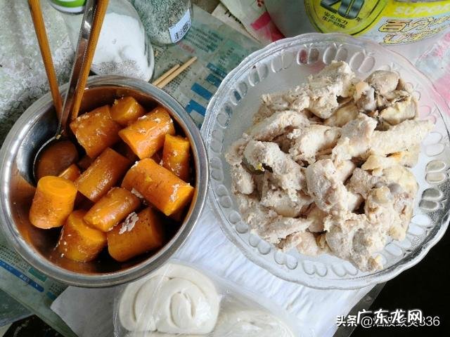 金毛犬喜欢吃什么不能吃什么?