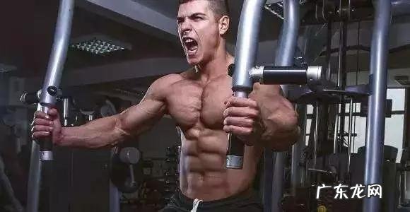 你认为那种肌肉男健康吗?为什么?