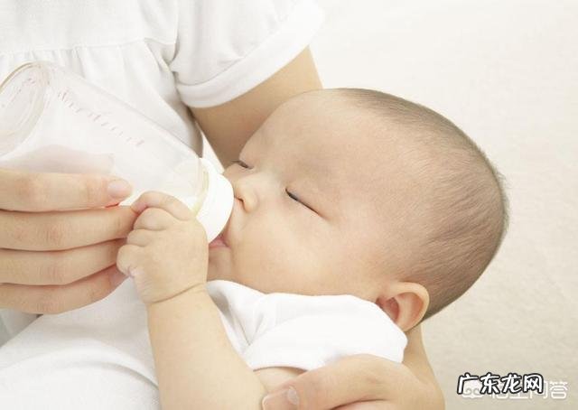 早产妈妈没有母乳了,早产宝宝出院后应该吃什么奶粉呢?