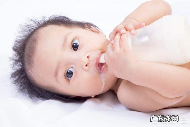 早产妈妈没有母乳了,早产宝宝出院后应该吃什么奶粉呢?