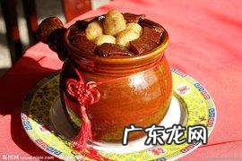 对于40多岁的中年妇女来说,怎样穿搭更显年轻呢? 40岁的女人该怎么穿搭