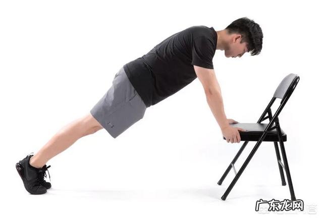 有哪些一套简单易行的办公室健身操?